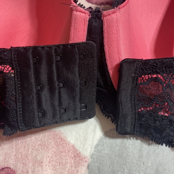 Victoria‘S Secret Non Padded Lace Bra Size 34DD - Picture 3 of 4
